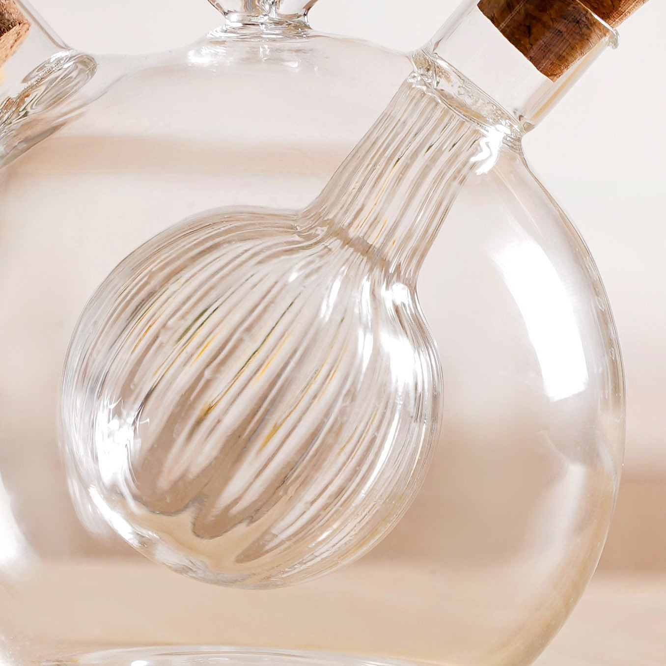 Round Reeded 2 in 1 Glass Oil Vinegar Dispenser Bottle