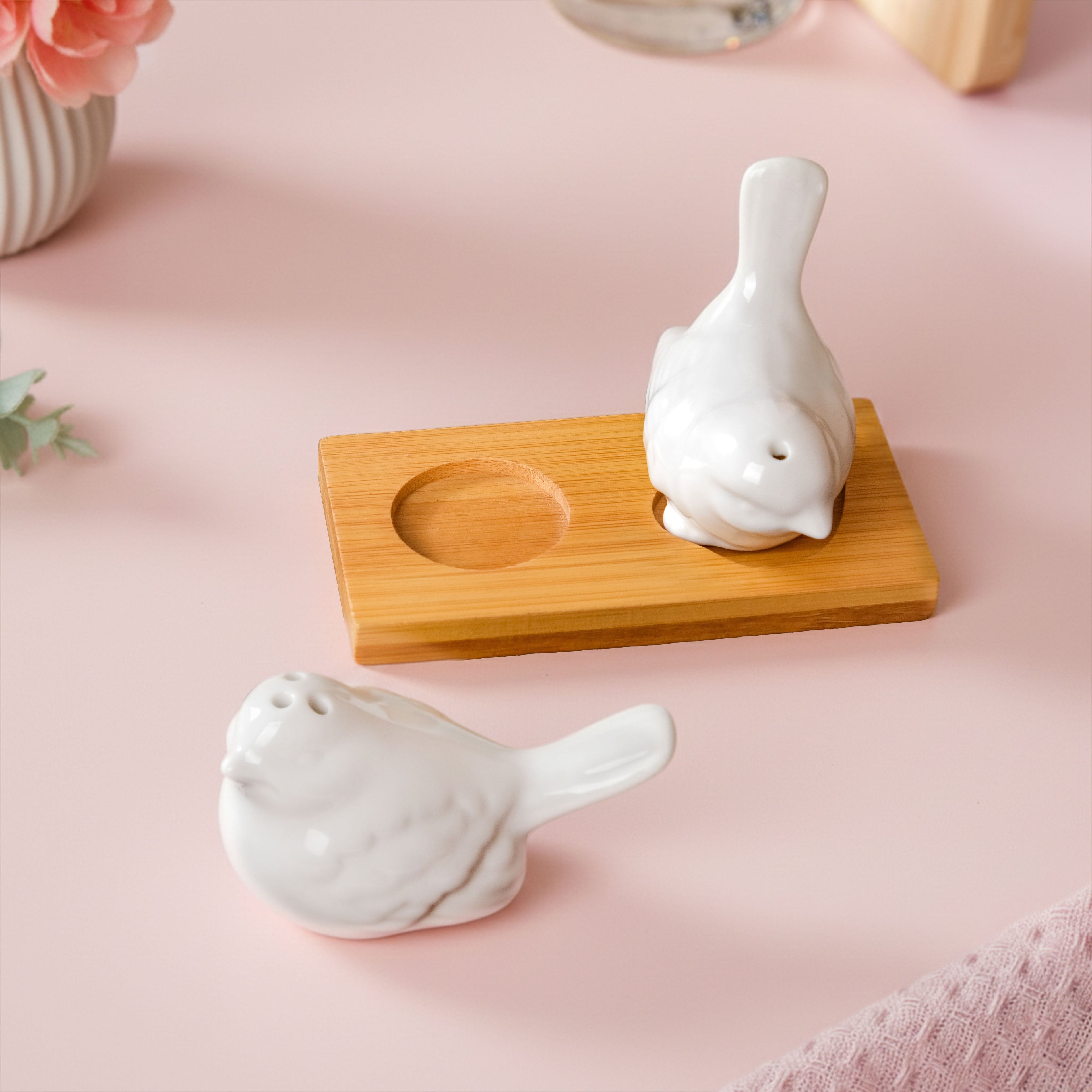 Lovebirds Salt And Pepper Shaker Set With Stand