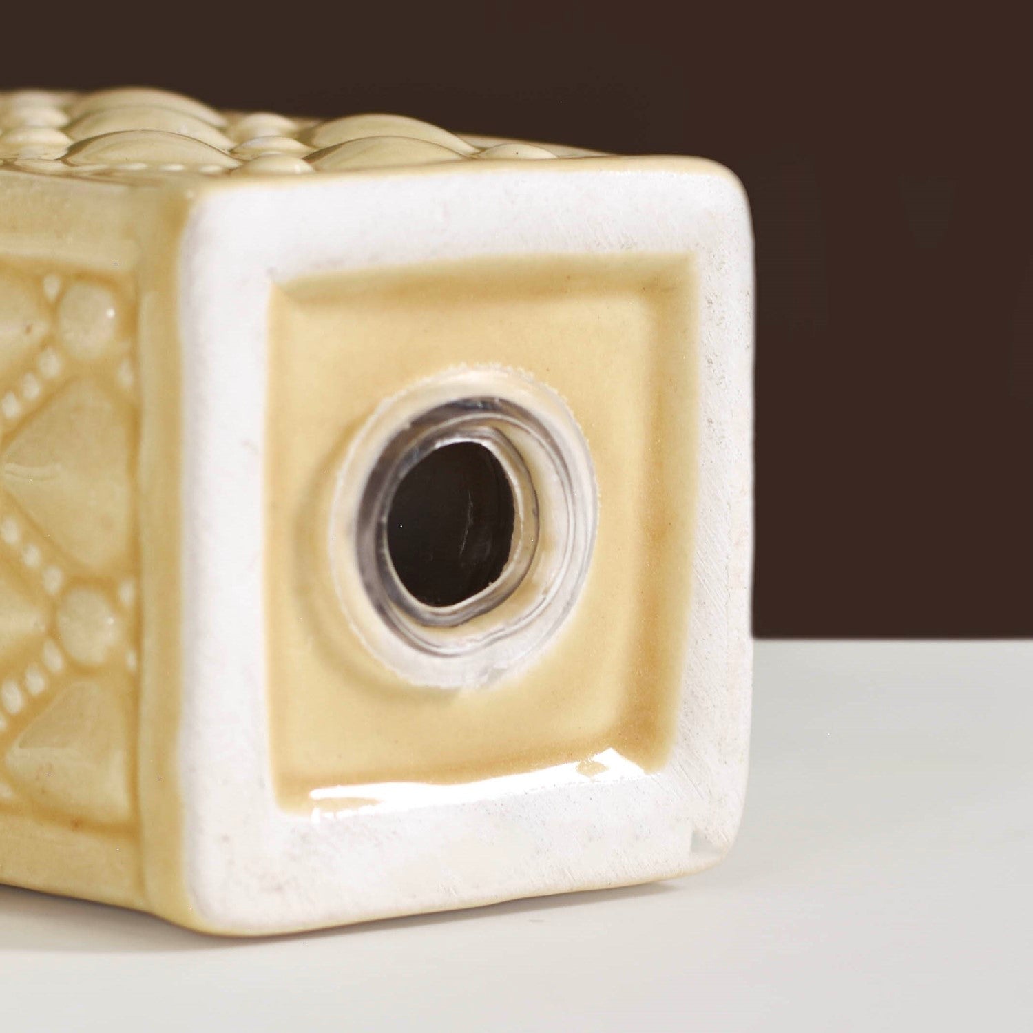 Chic Ceramic Salt And Pepper Shaker Set Yellow