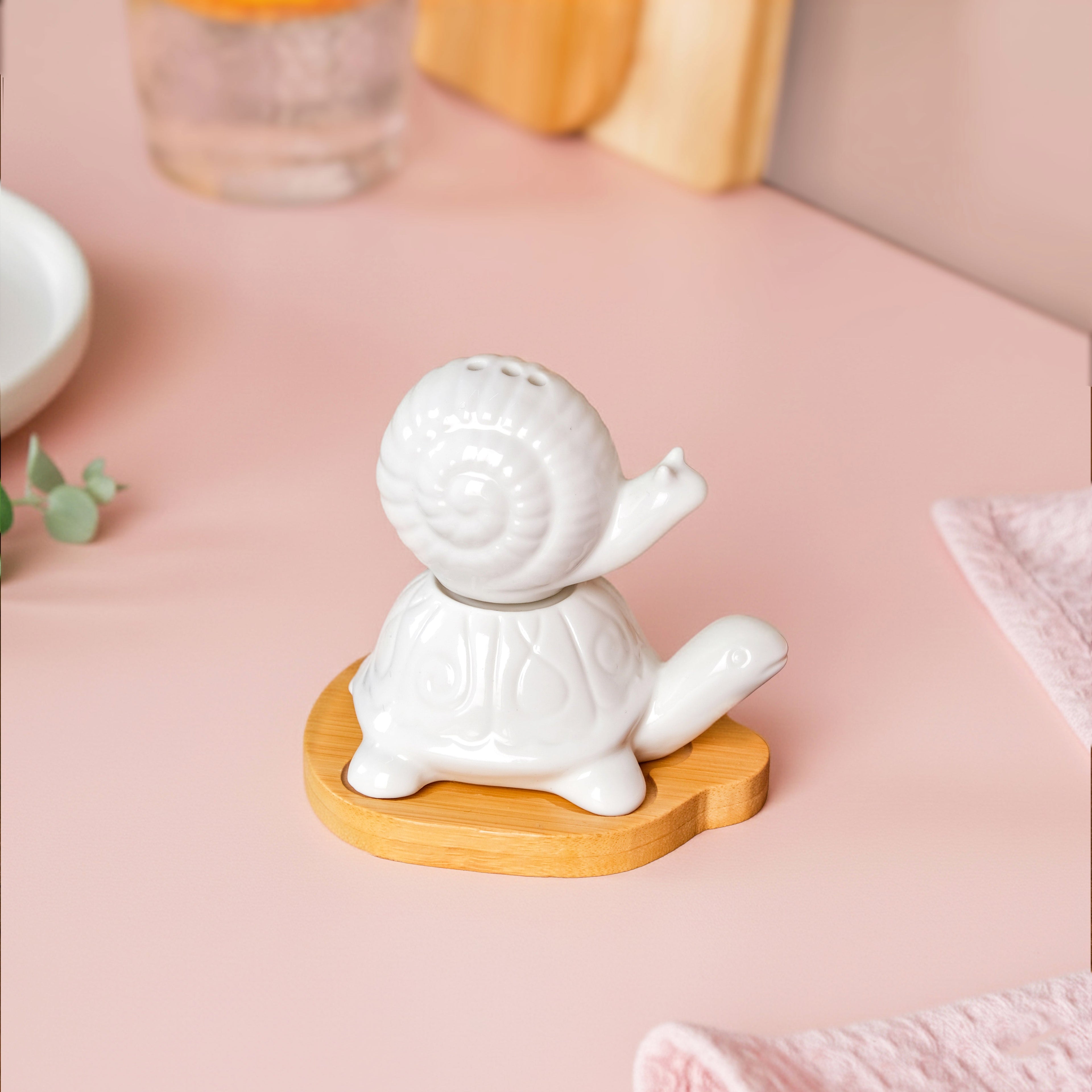 Snail Tortoise Salt Pepper Shaker Set With Wooden Tray